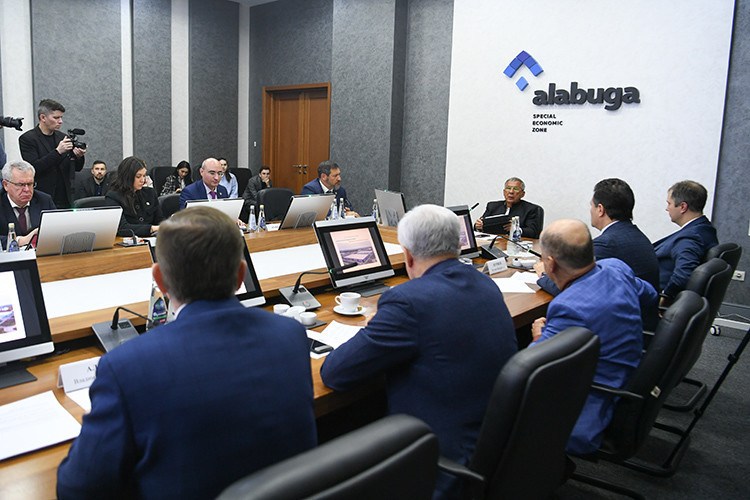 Рустам Минниханов: «Конкуренция — двигатель прогресса. Мы должны всех поддерживать» / Фото: president.tatarstan.ru